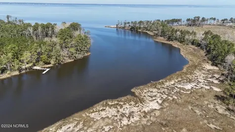 107 Pin Oak Court Beaufort NC 28516