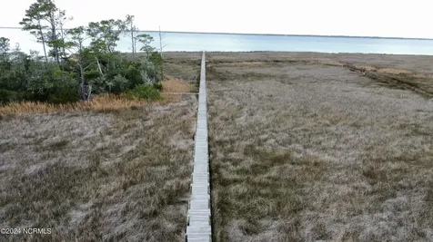 107 Pin Oak Court Beaufort NC 28516