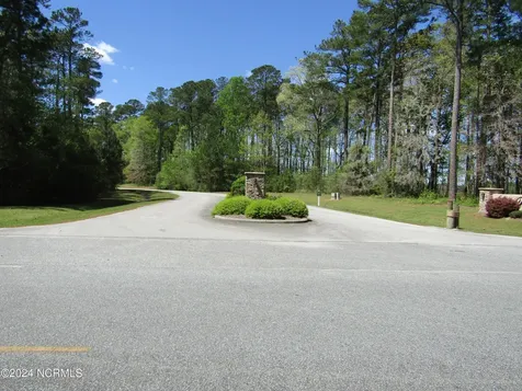 38 Winfield Lane Pinetown NC 27865