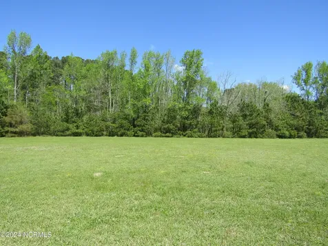 38 Winfield Lane Pinetown NC 27865