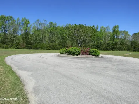 38 Winfield Lane Pinetown NC 27865