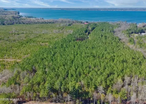 57 Eagle Nest Trail Blounts Creek NC 27814