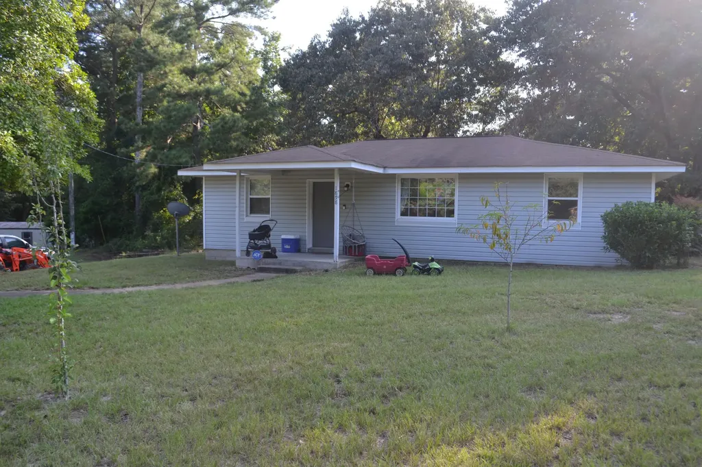 1898 Mcdade Farm Road Hephzibah GA 30815