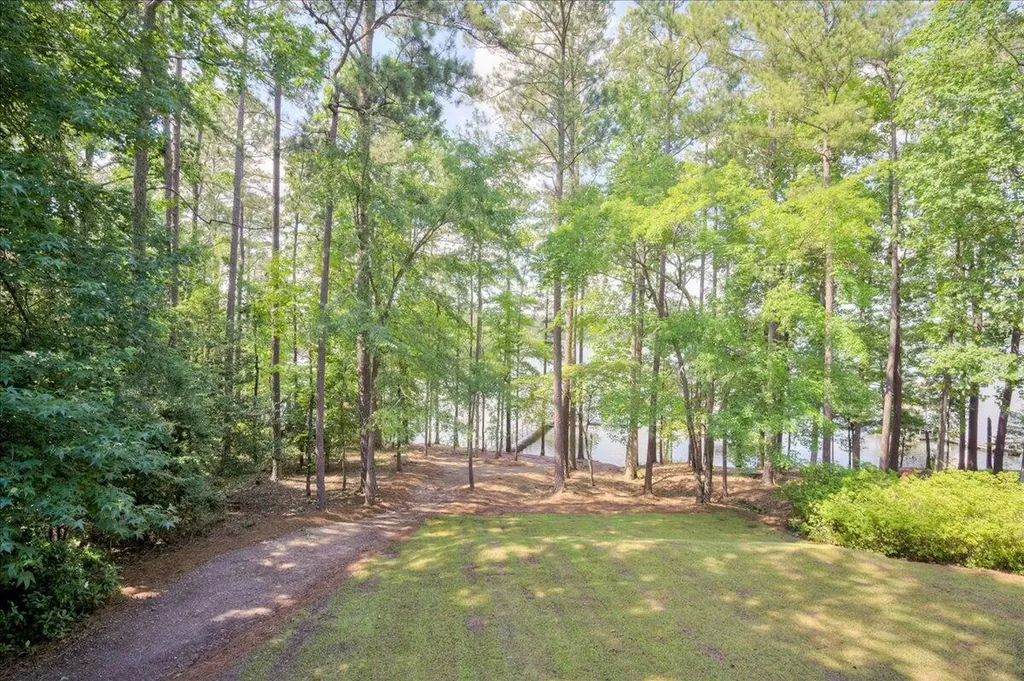 1695 Buckhead Drive Tignall GA 30668