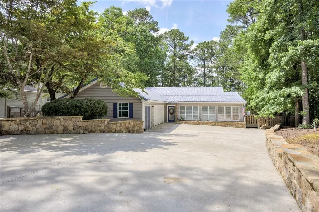 1695 Buckhead Drive Tignall GA 30668