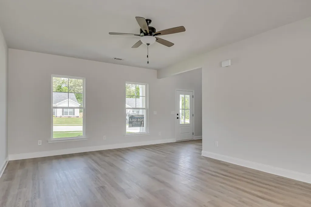 125 Willow Oak Circle Thomson GA 30824