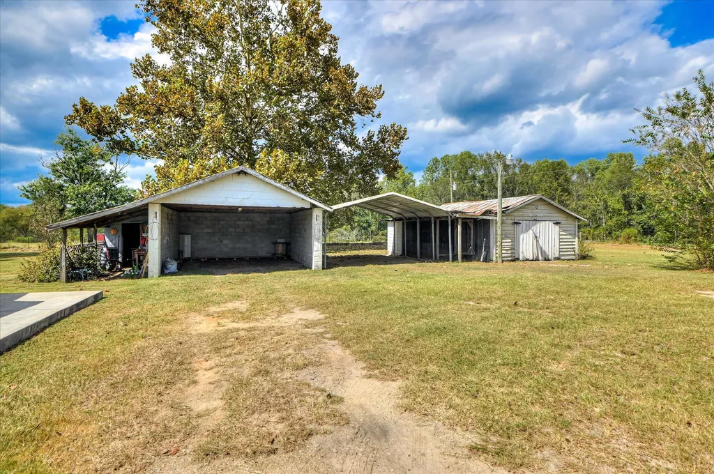 2135 Fort Creek Road SE Road Dearing GA 30808