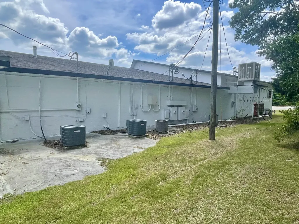 202 Thomson Hwy / Hwy 17 North Wrens GA 30833