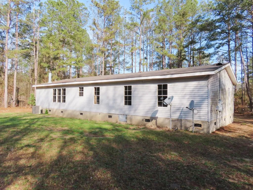 2748 Pine Forest Drive Dearing GA 30808