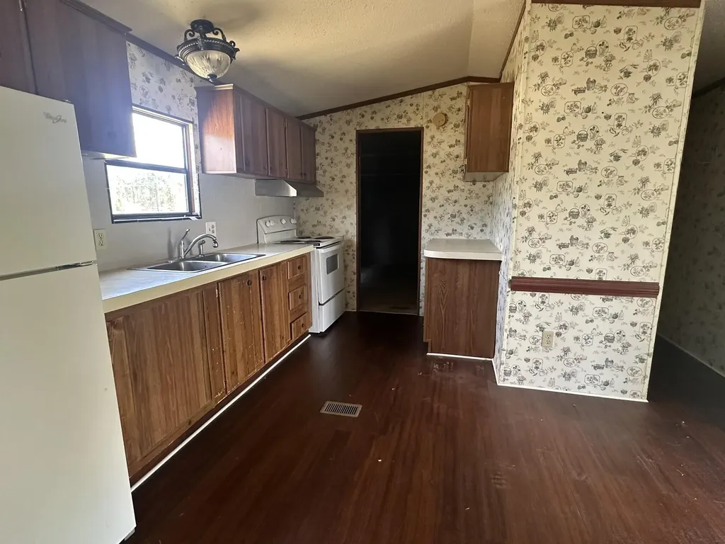 2432-A Tobacco Road Hephzibah GA 30815