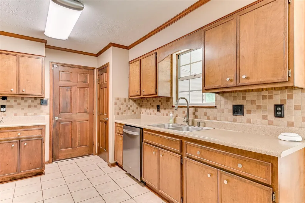 646 W Clinton Way Martinez GA 30907