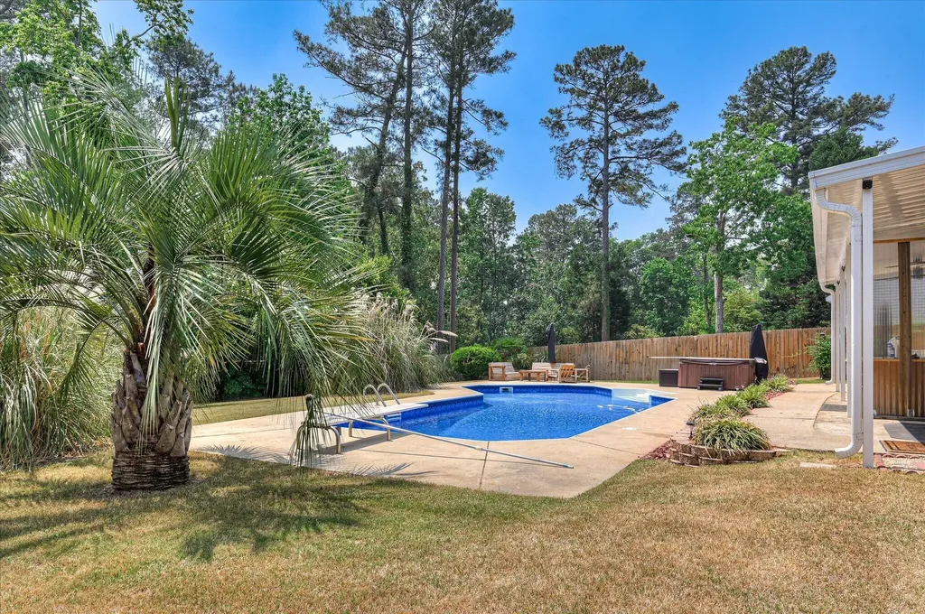 646 W Clinton Way Martinez GA 30907