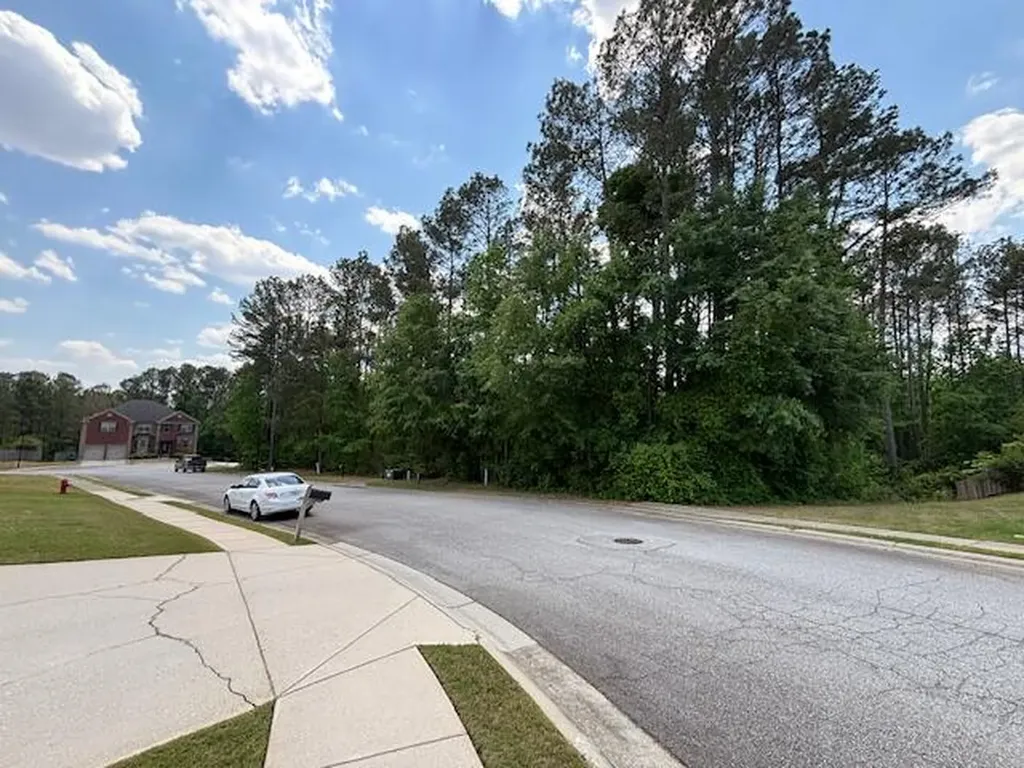2062 Glenn Grovetown GA 30813