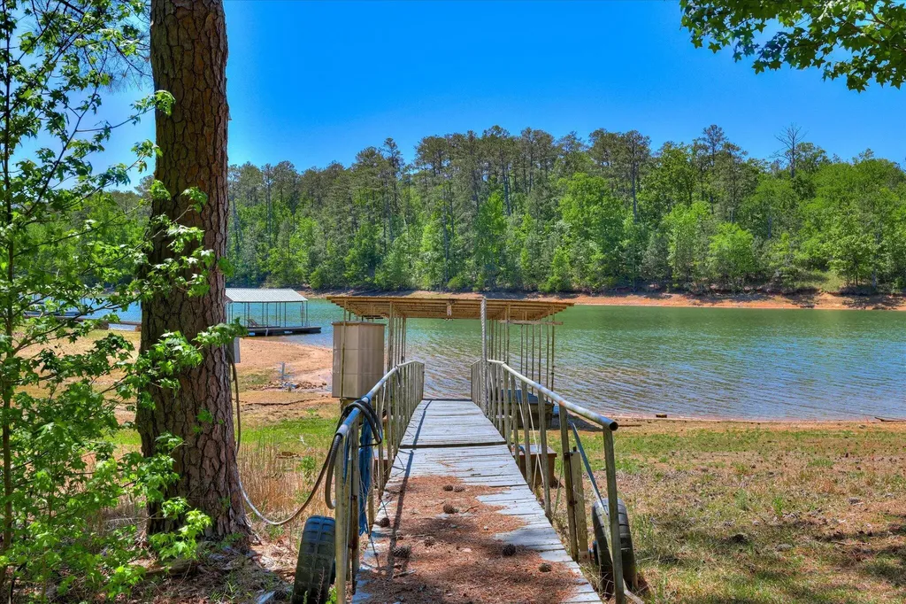 3231 Bay Shore Drive Lincolnton GA 30817