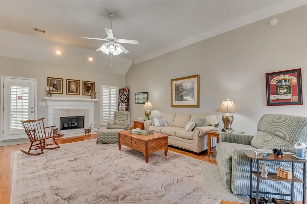 4295 Colony Square Evans GA 30809