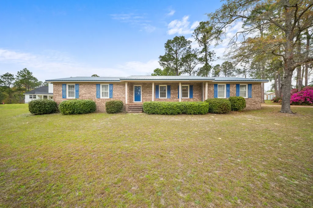 101 Pony Drive Swainsboro GA 30401