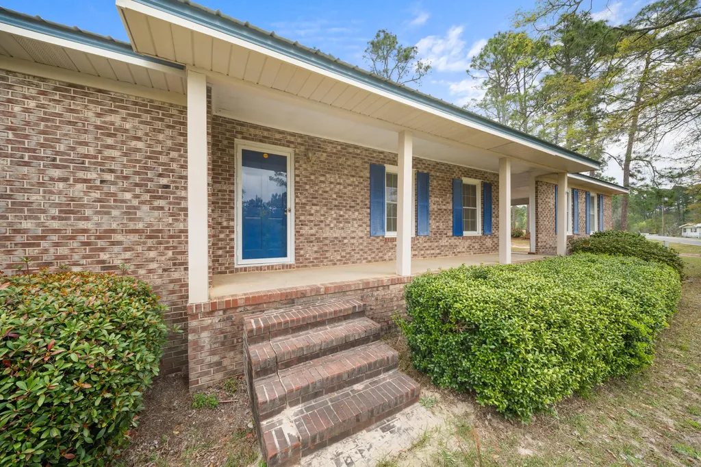 101 Pony Drive Swainsboro GA 30401