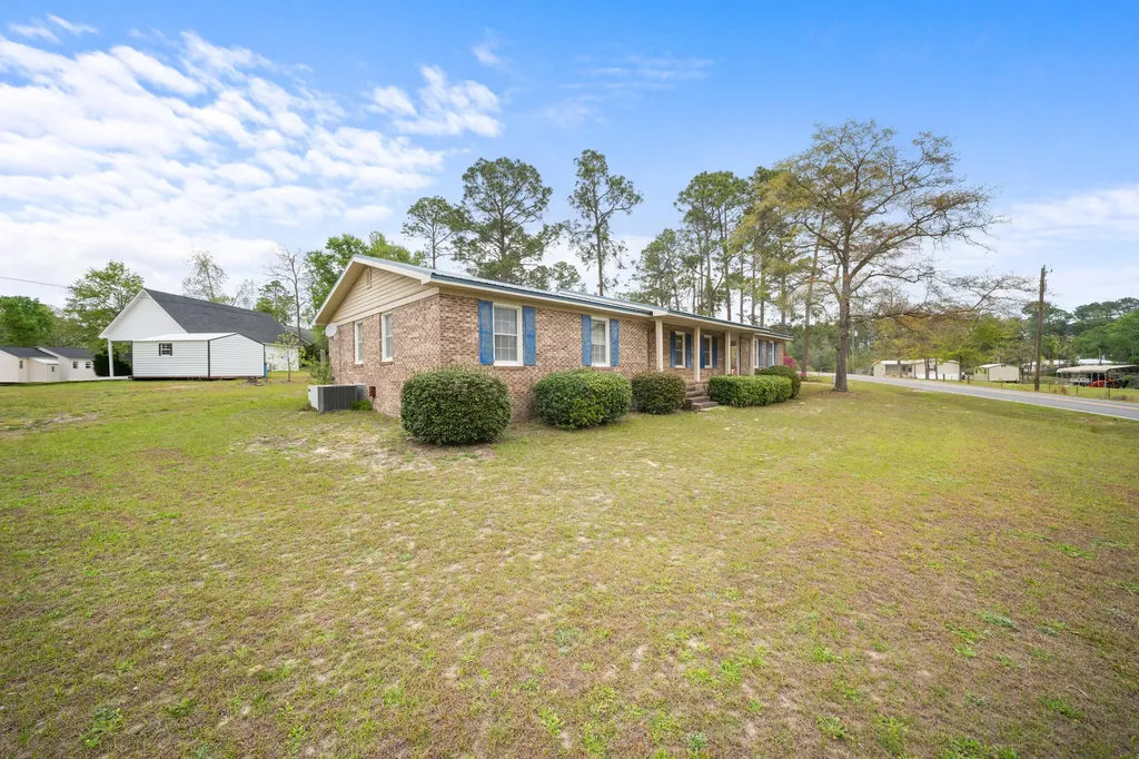 101 Pony Drive Swainsboro GA 30401