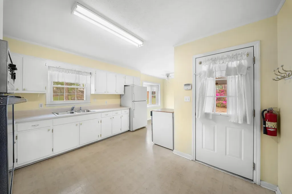 101 Pony Drive Swainsboro GA 30401