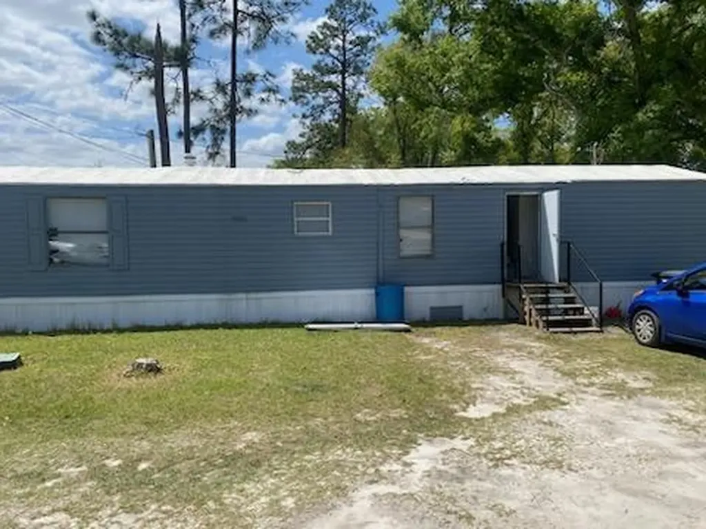 625 Allen Street Swainsboro GA 30401