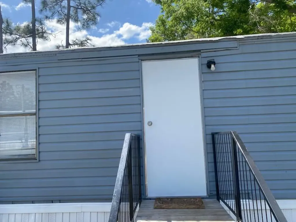 625 Allen Street Swainsboro GA 30401