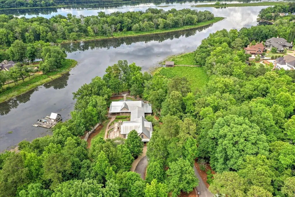 2087 Egret Circle Evans GA 30809