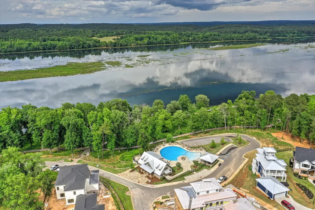 2087 Egret Circle Evans GA 30809