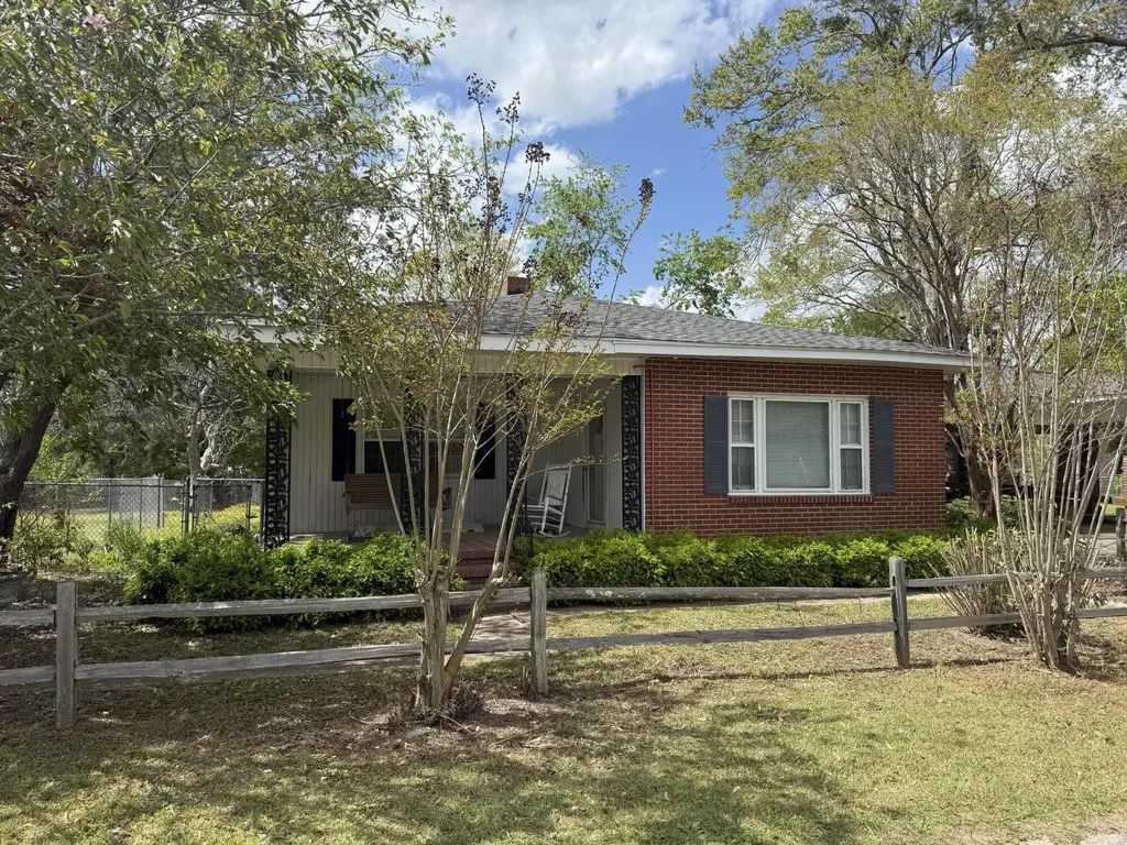 641 S Masonic Street Millen GA 30442