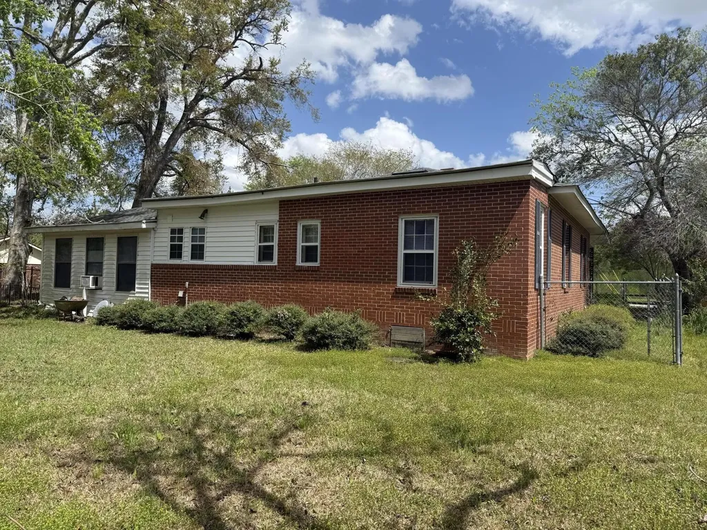 641 S Masonic Street Millen GA 30442