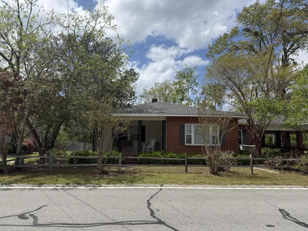 641 S Masonic Street Millen GA 30442
