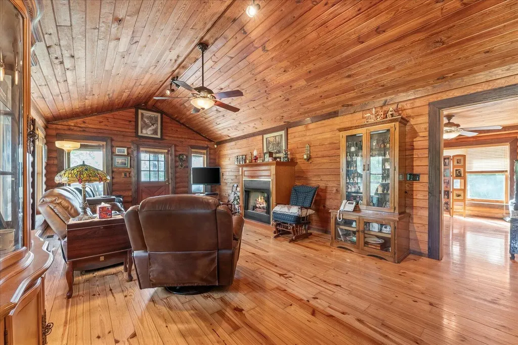 299 SW Hunting Club Road Crawfordville GA 30631