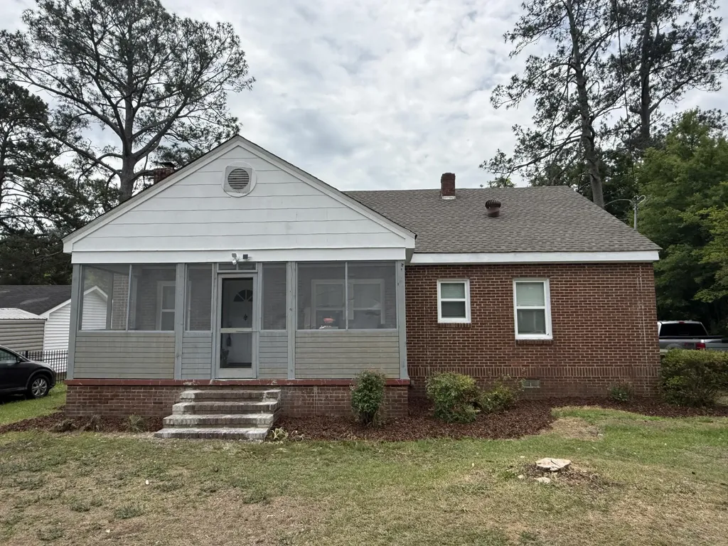 225 Gordon Street Thomson GA 30824