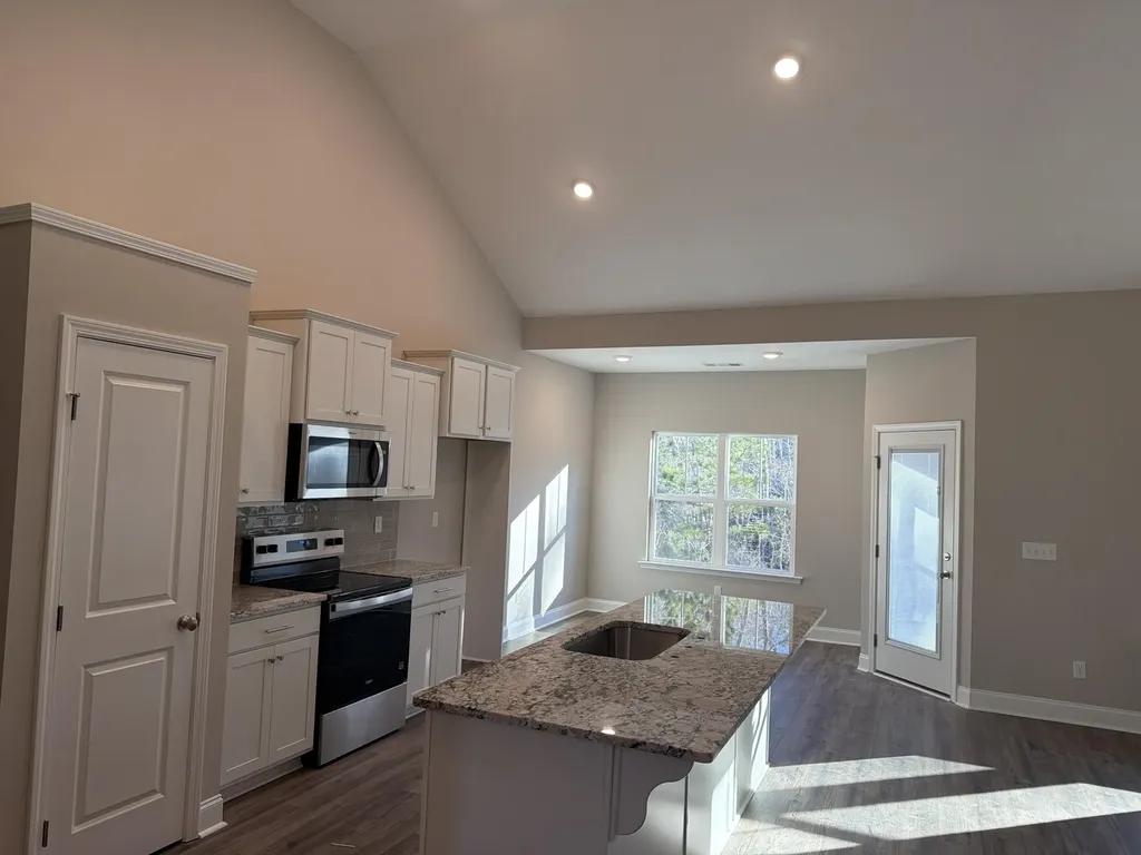 1399 Elias Station Thomson GA 30824