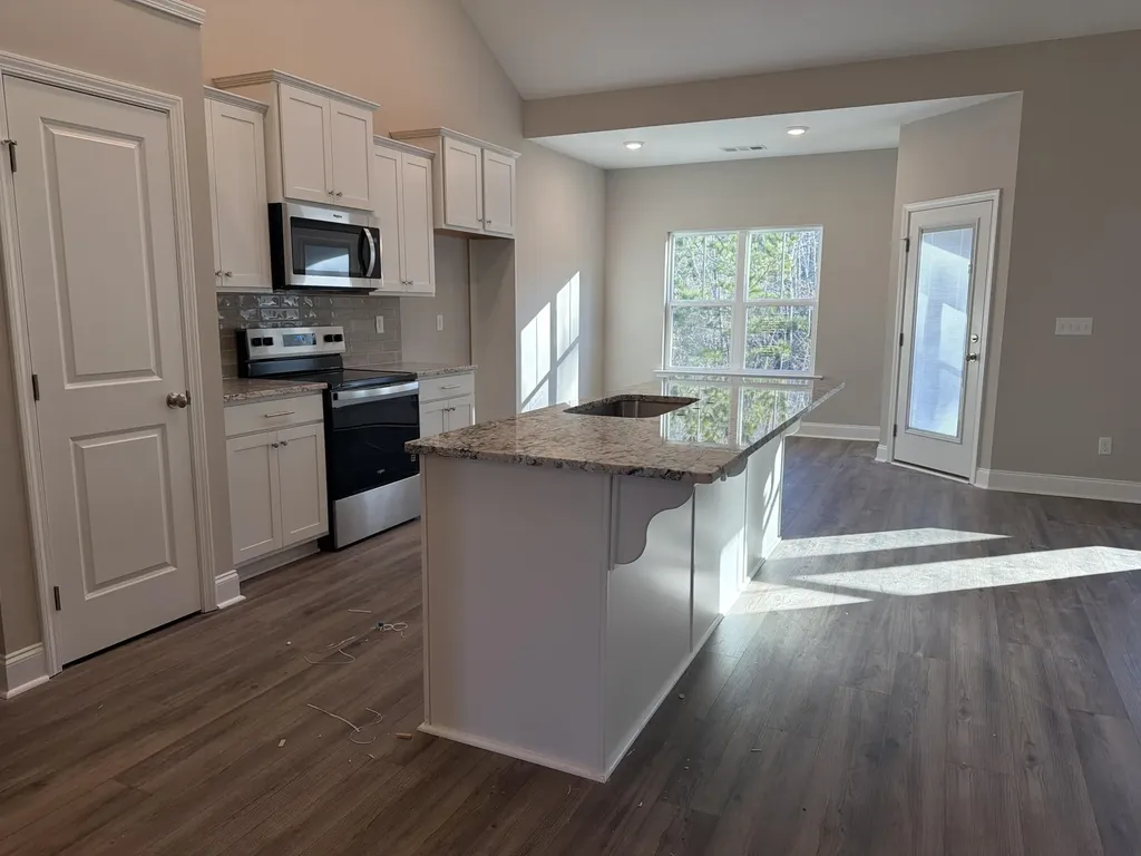 1399 Elias Station Thomson GA 30824