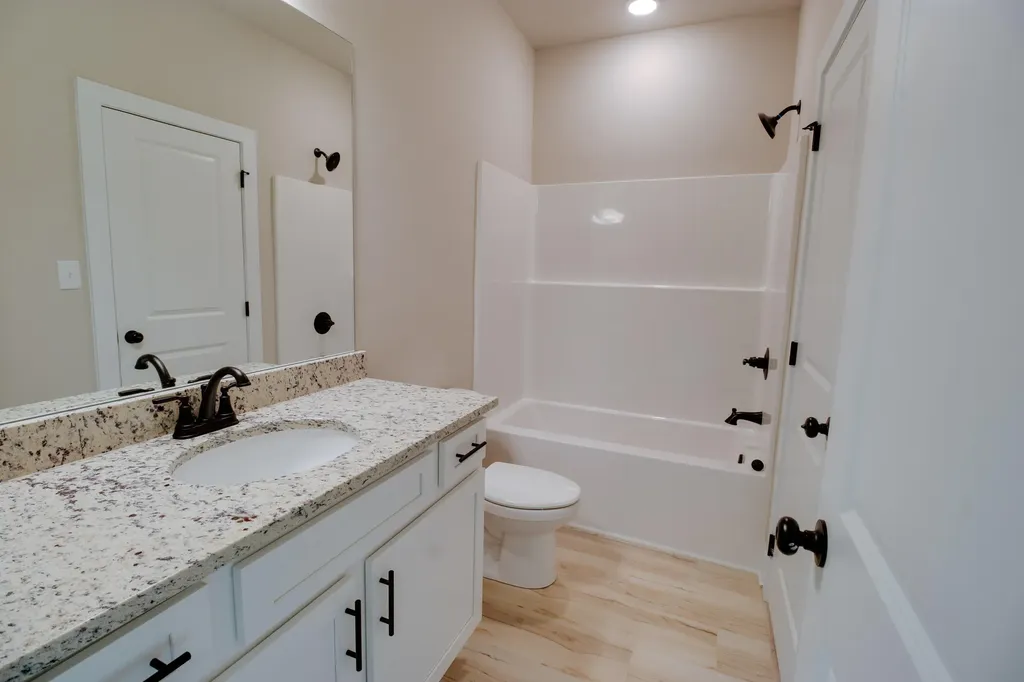 1165 Watersedge Cove Tignall GA 30668