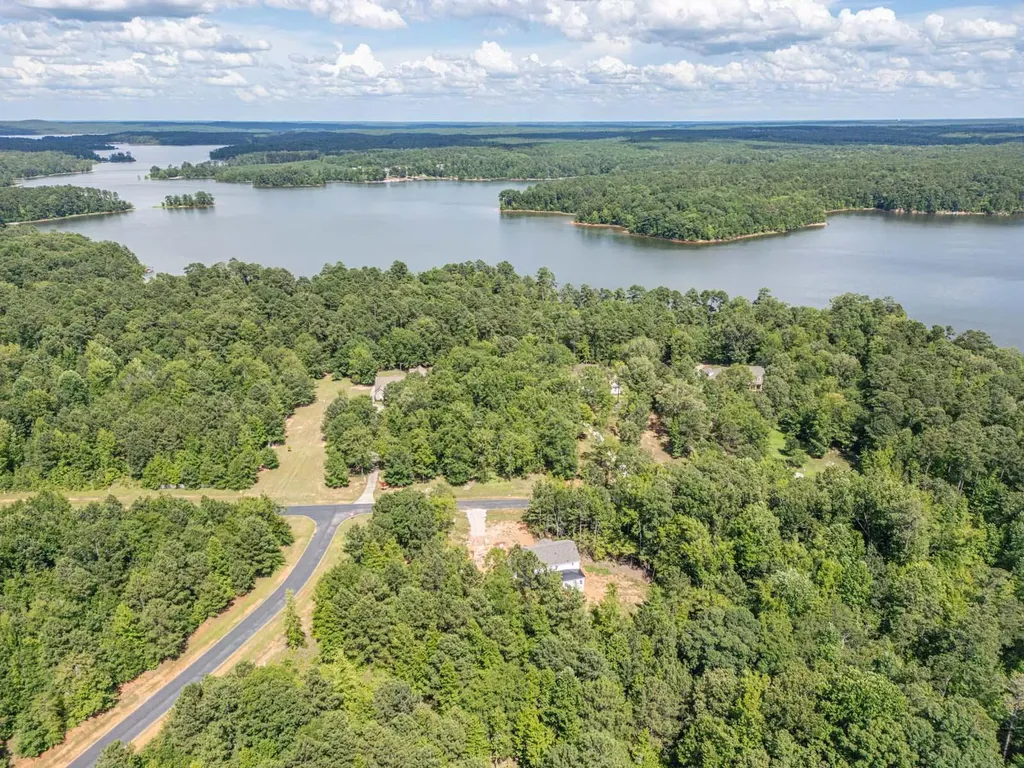 1165 Watersedge Cove Tignall GA 30668