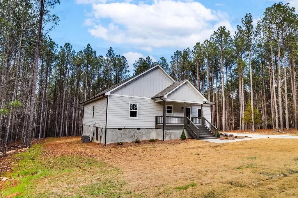 1165 Watersedge Cove Tignall GA 30668