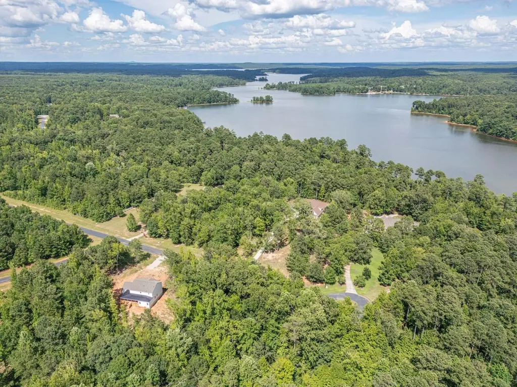 1165 Watersedge Cove Tignall GA 30668
