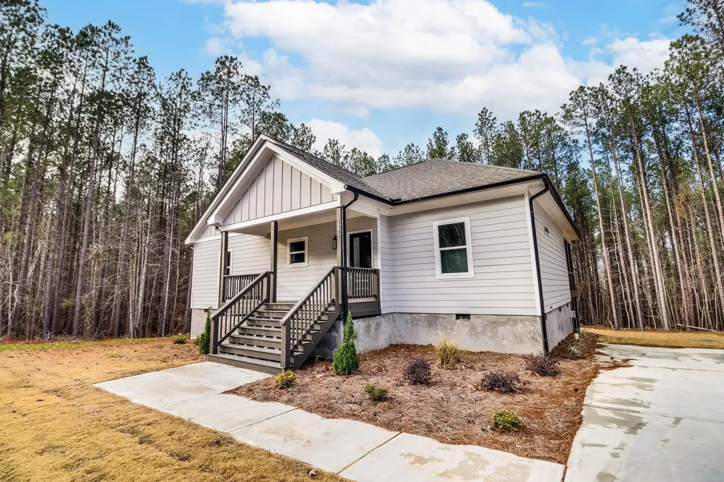 1165 Watersedge Cove Tignall GA 30668