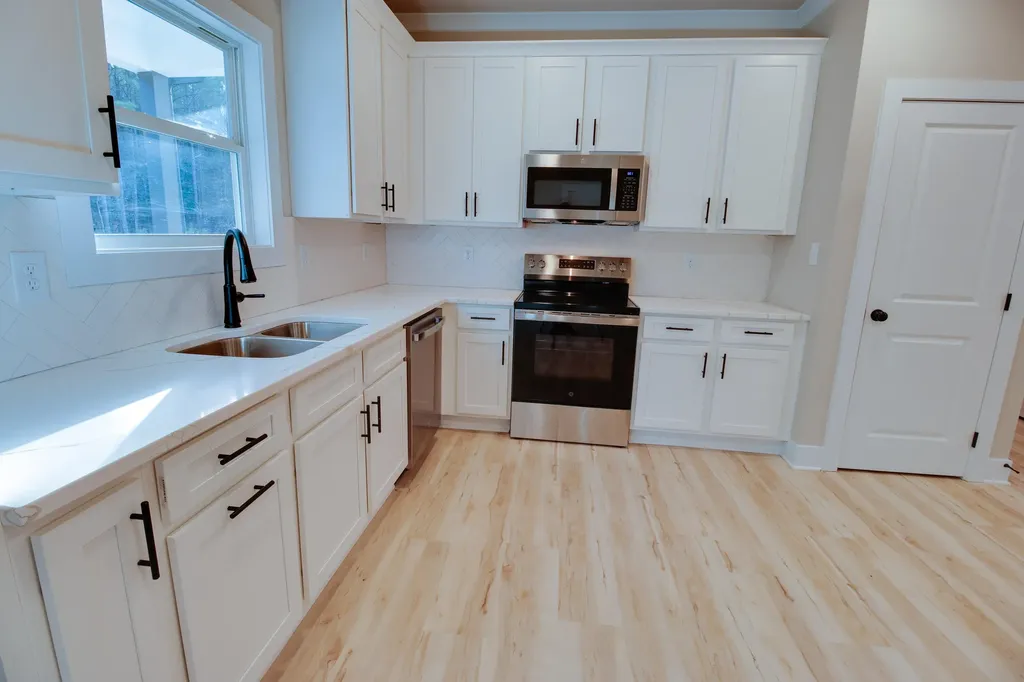 1165 Watersedge Cove Tignall GA 30668