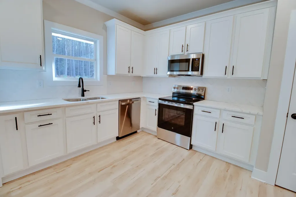 1165 Watersedge Cove Tignall GA 30668