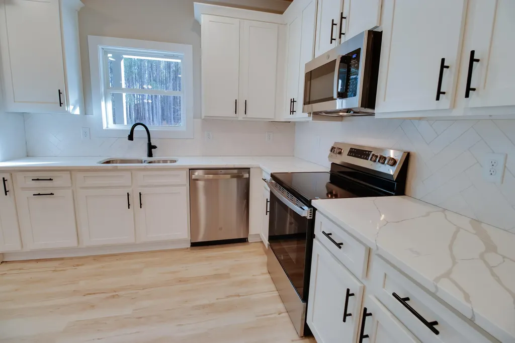 1165 Watersedge Cove Tignall GA 30668