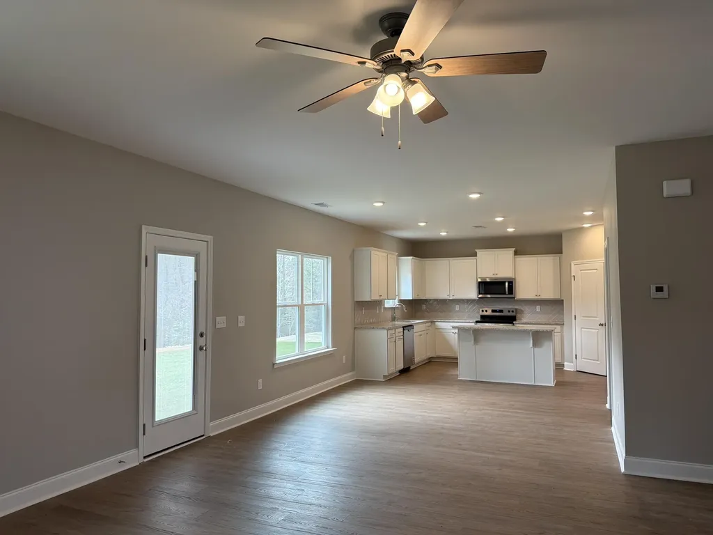 1299 Elias Station Thomson GA 30824