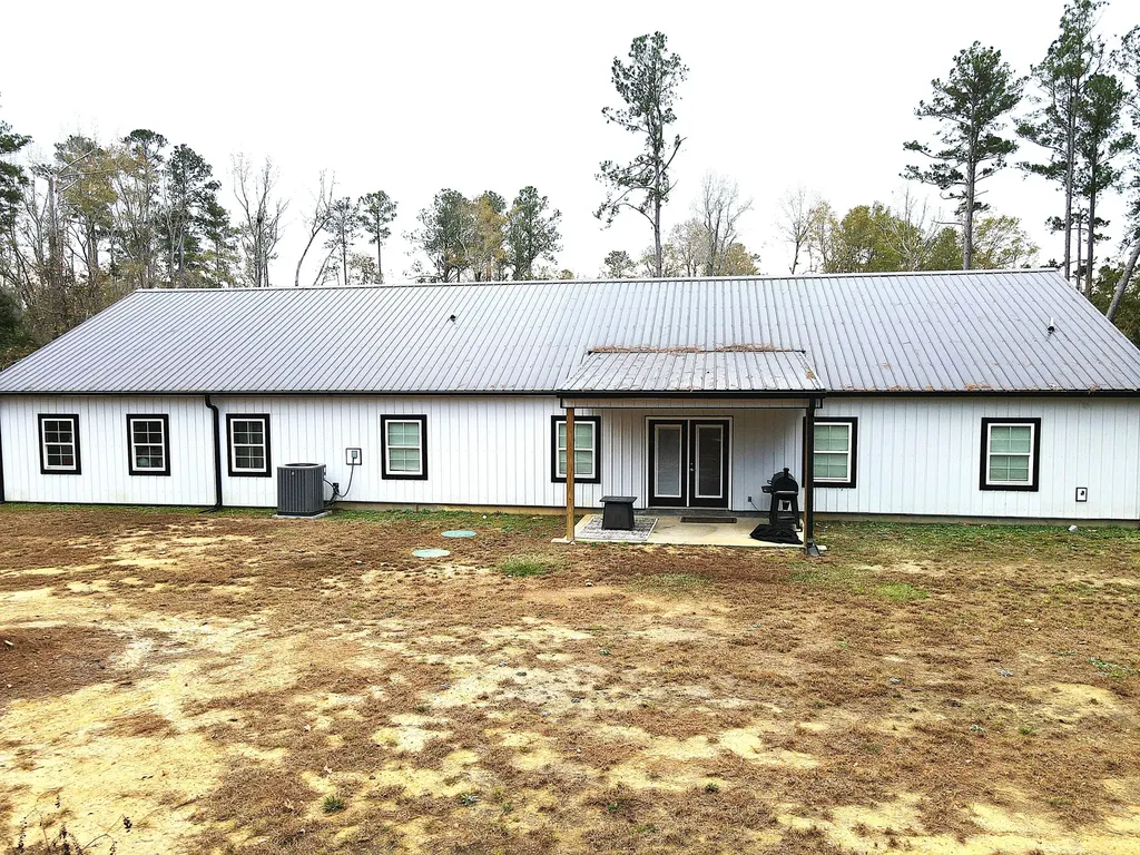 169 E Sheppard Street Stapleton GA 30823