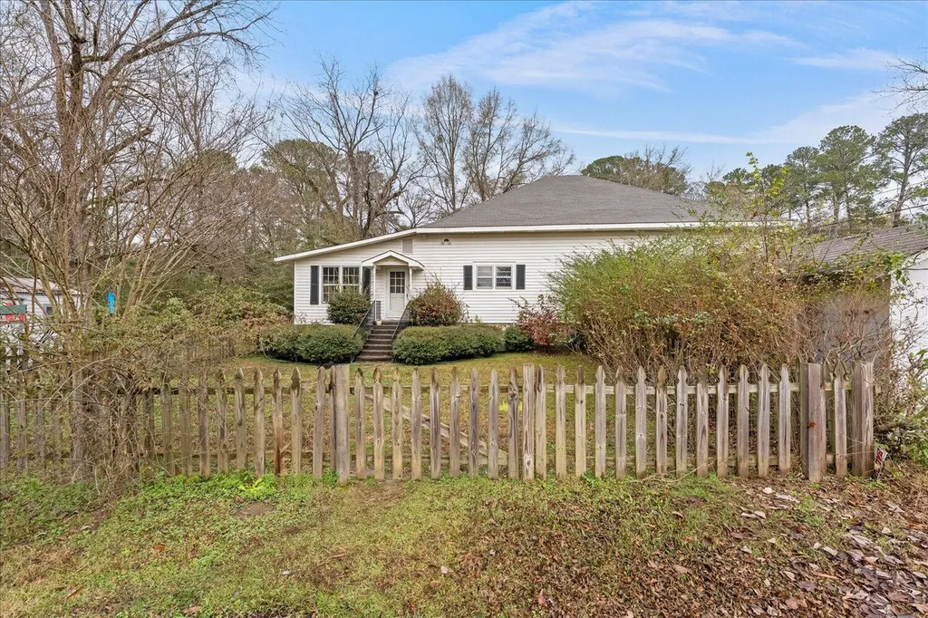 127 SW M.l.k. Jr Drive Crawfordville GA 30631