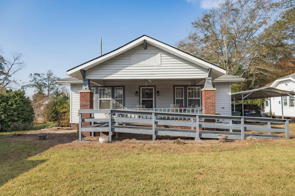 727 Harvey Street Millen GA 30442