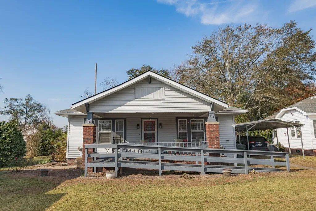 727 Harvey Street Millen GA 30442