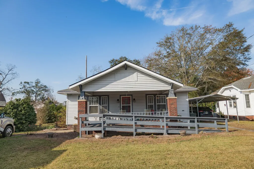 727 Harvey Street Millen GA 30442