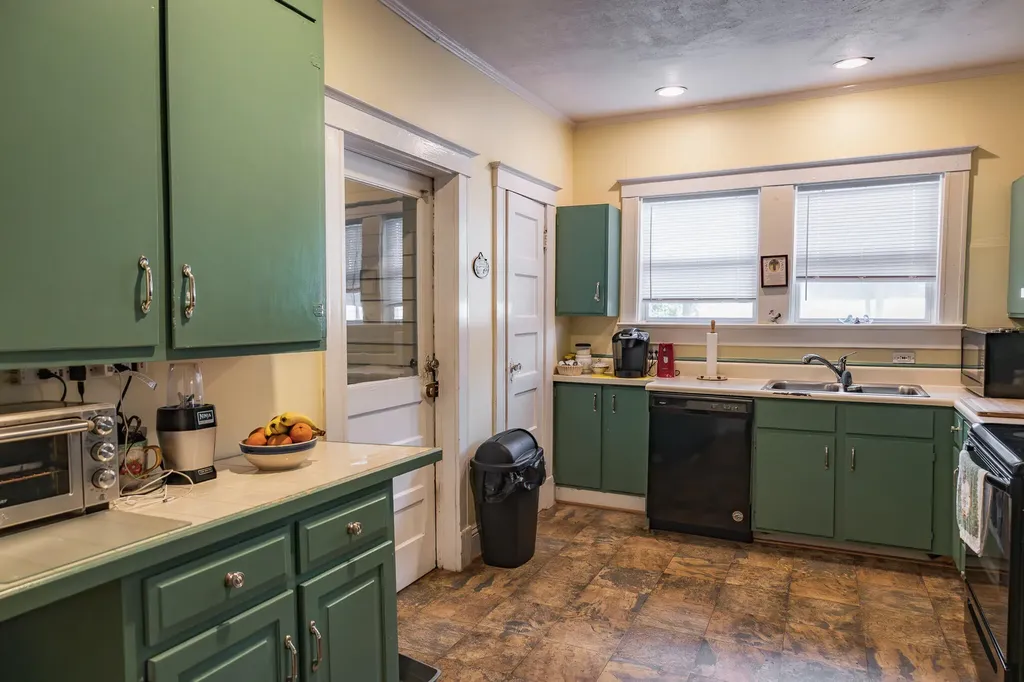727 Harvey Street Millen GA 30442