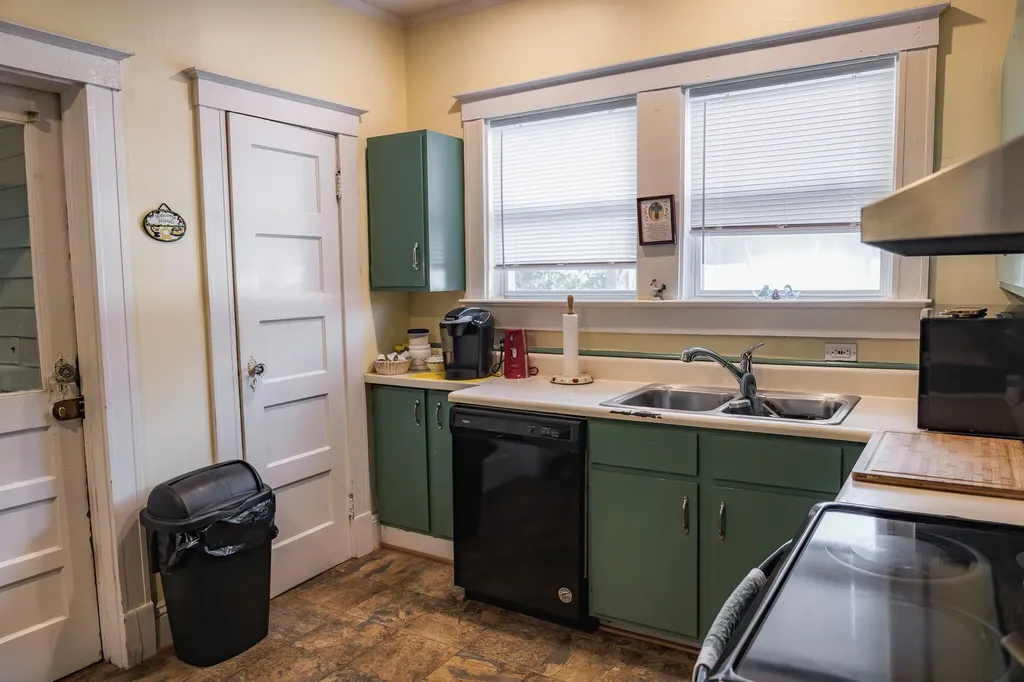 727 Harvey Street Millen GA 30442